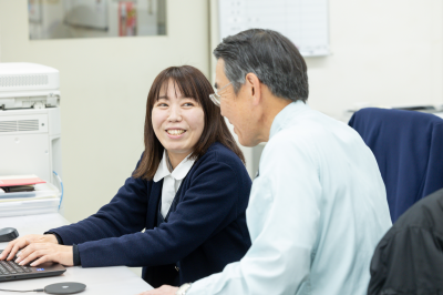 グループ上場企業に準じた充実の福利厚生制度、残業少なめ！